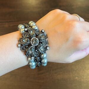 Elegant Silver Beaded Bracelet with Floral Accent